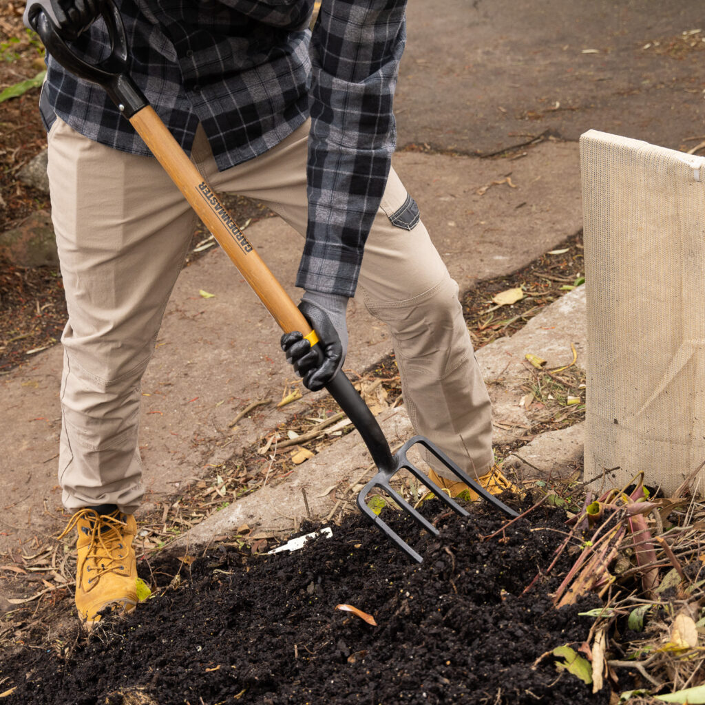 Gardenmaster Fork With Short Timber D Grip Handle 20112522